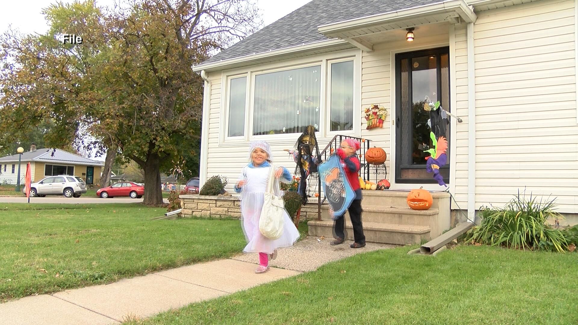 Halloween trick or treat.jpg